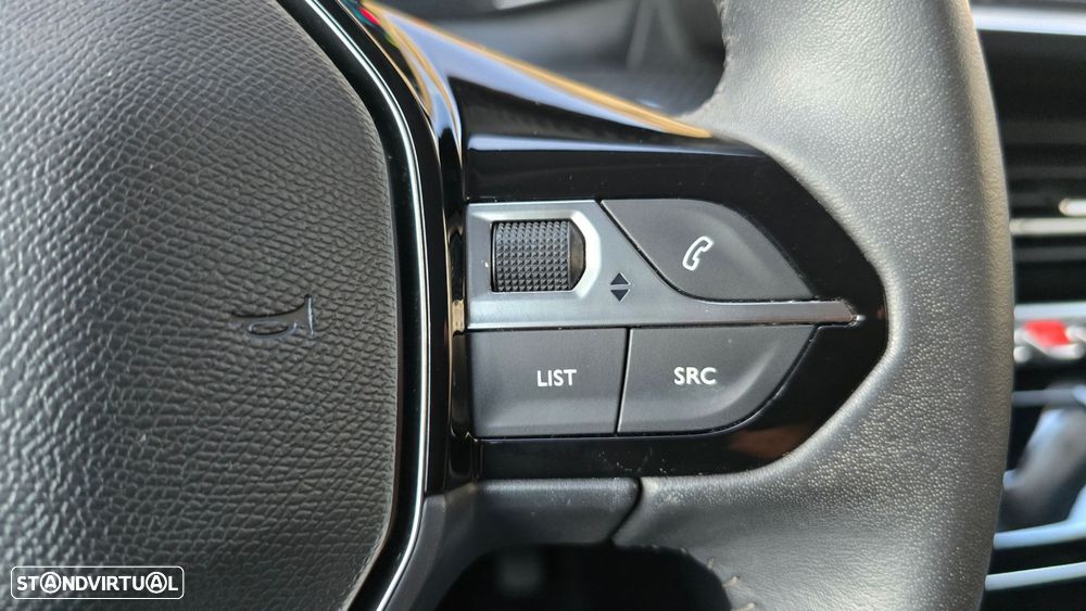 Peugeot e-208 Allure Pack - 16