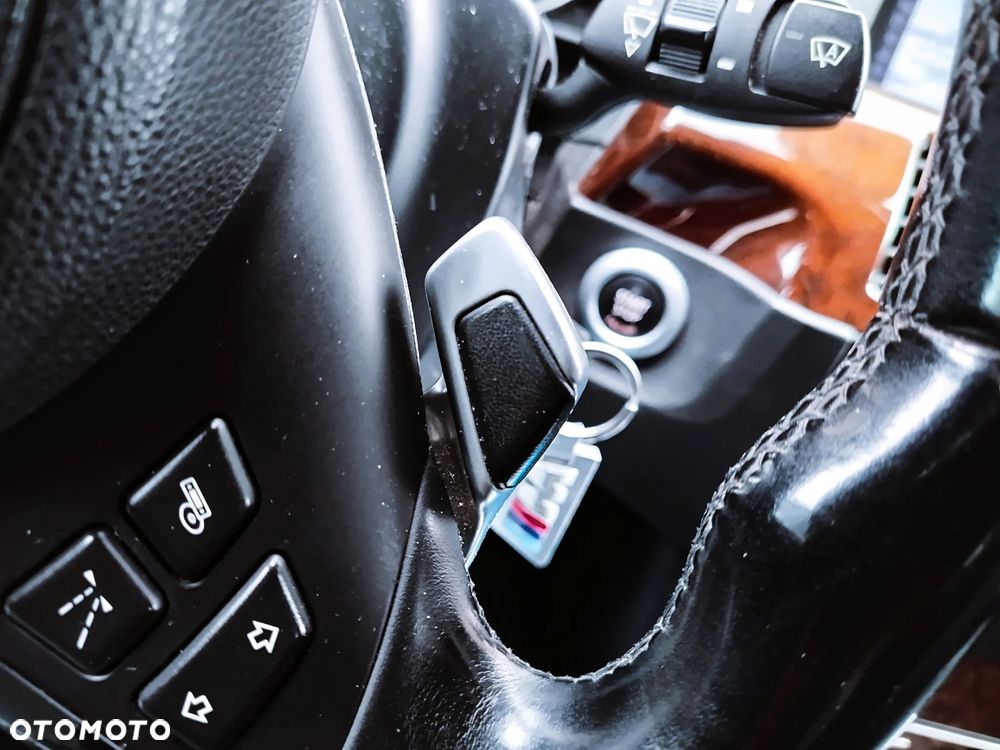 BMW Seria 5 - 32