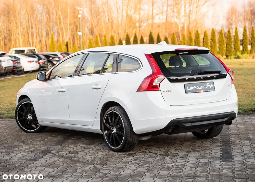 Volvo V60 2.0T Summum - 8