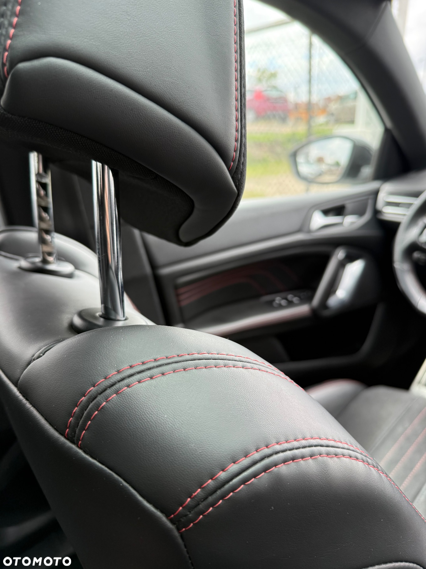 Peugeot 308 1.6 e-THP GT S&S - 33