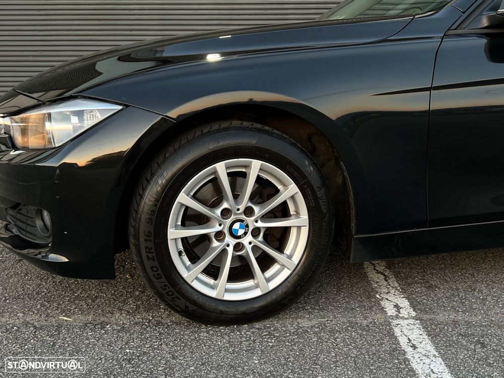 BMW 318 d Line Sport - 10