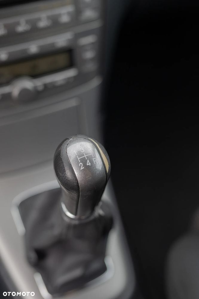 Toyota Avensis 2.0 VVT-i Executive - 26