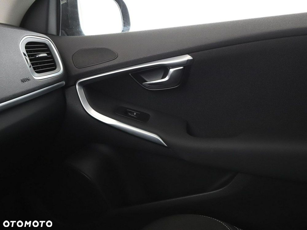 Volvo V40 T2 Drive-E Momentum - 25