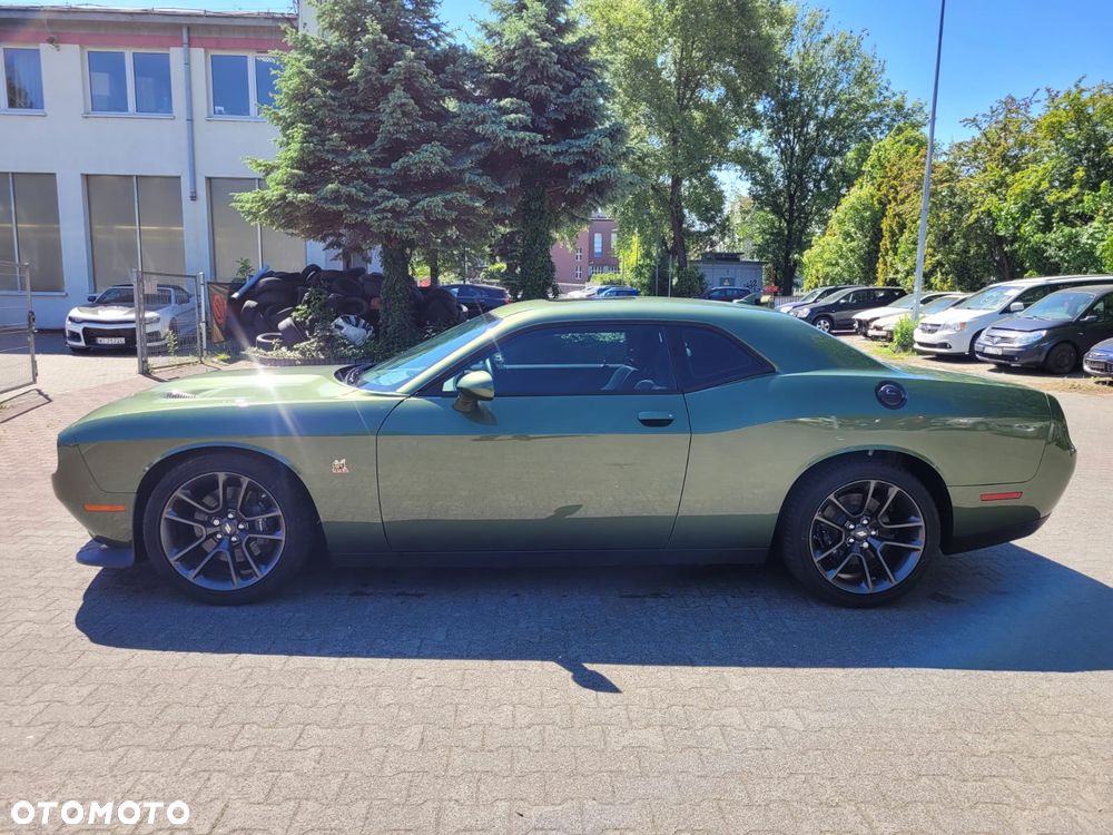 Dodge Challenger 6.4 Scat Pack - 4