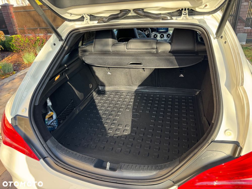 Mercedes-Benz CLA 250 7G-DCT - 27