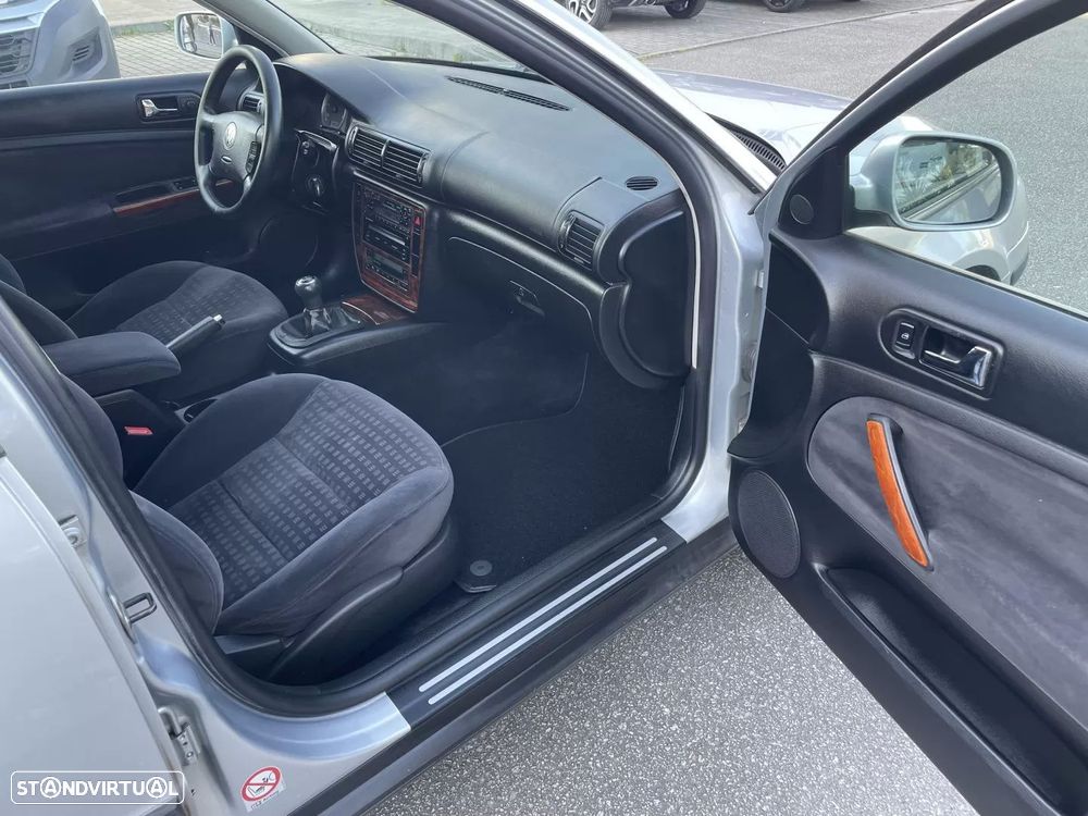 VW Passat Variant 1.9 TDi Confortline - 18