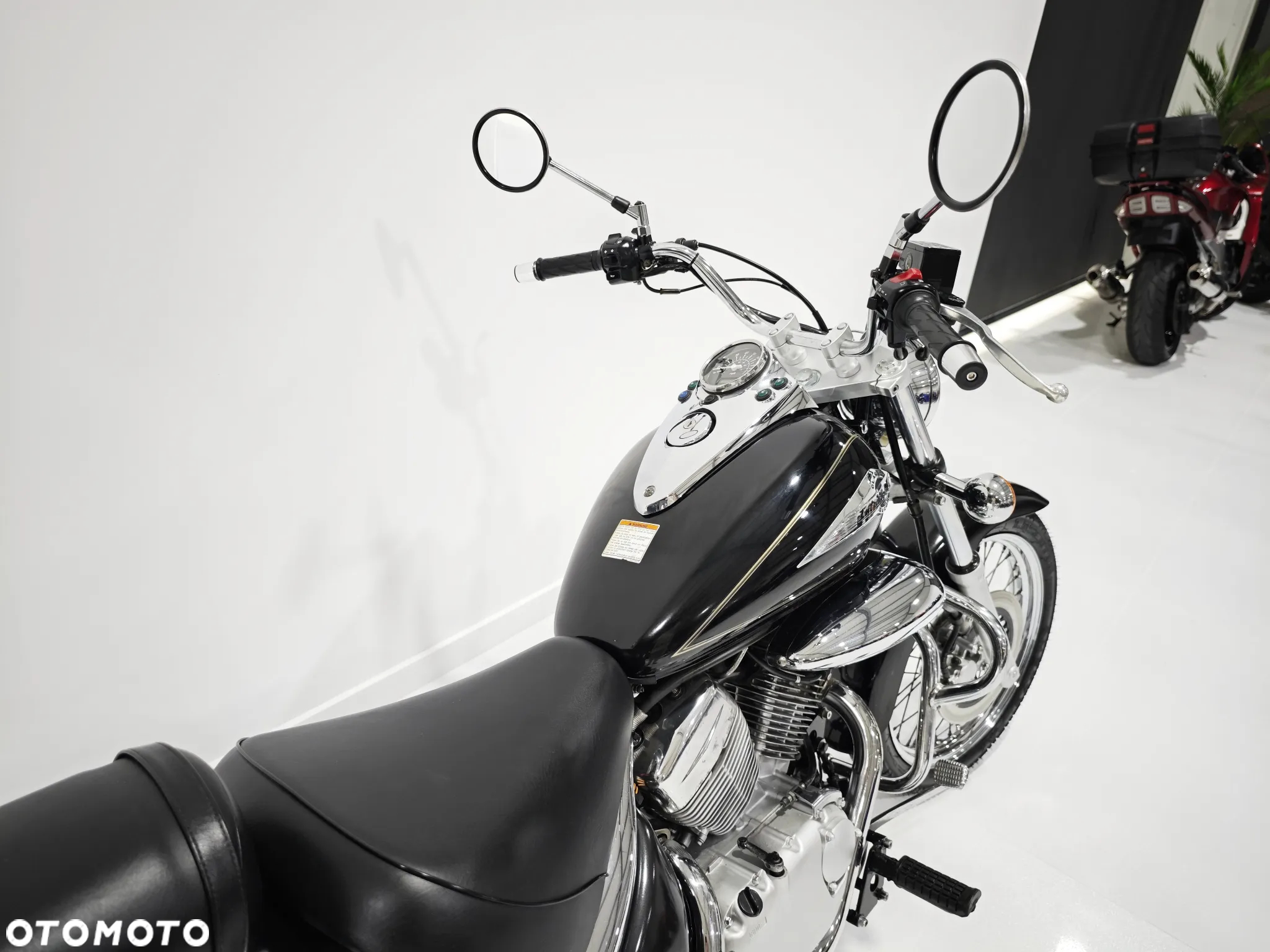Suzuki Intruder - 5