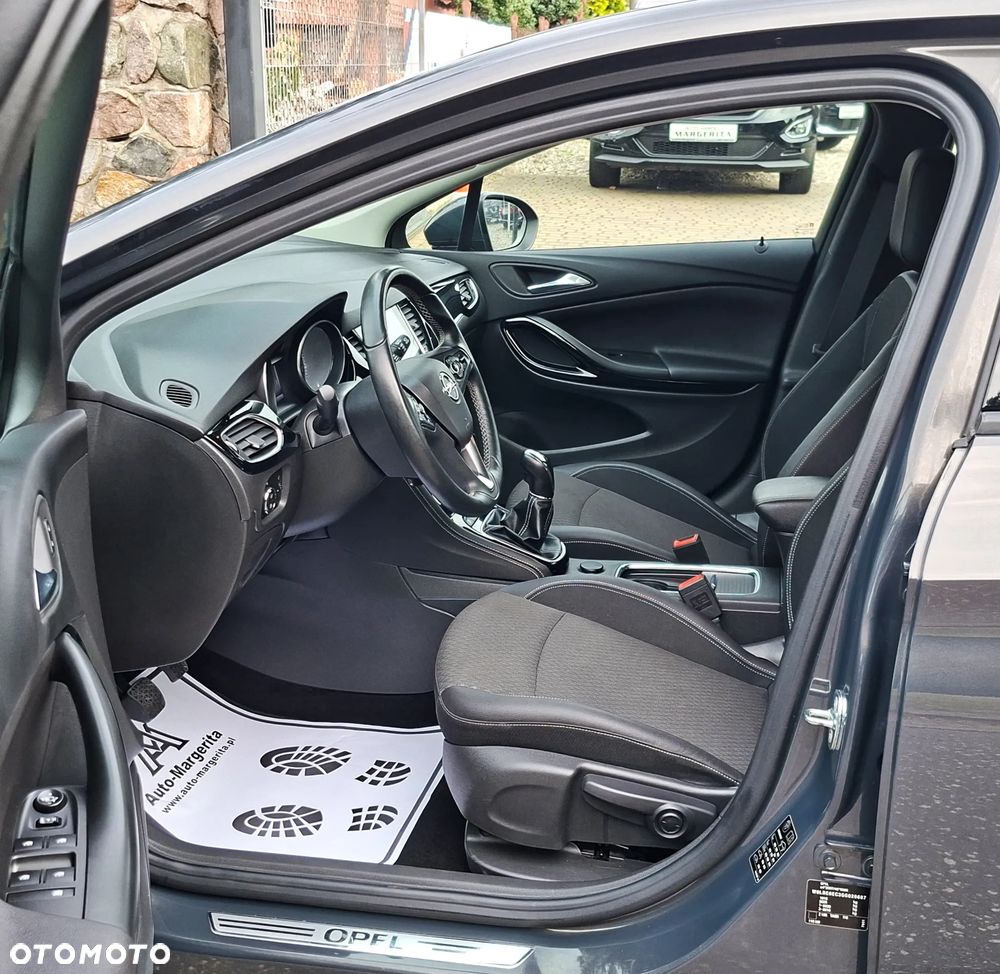 Opel Astra 1.4 Turbo Business - 19