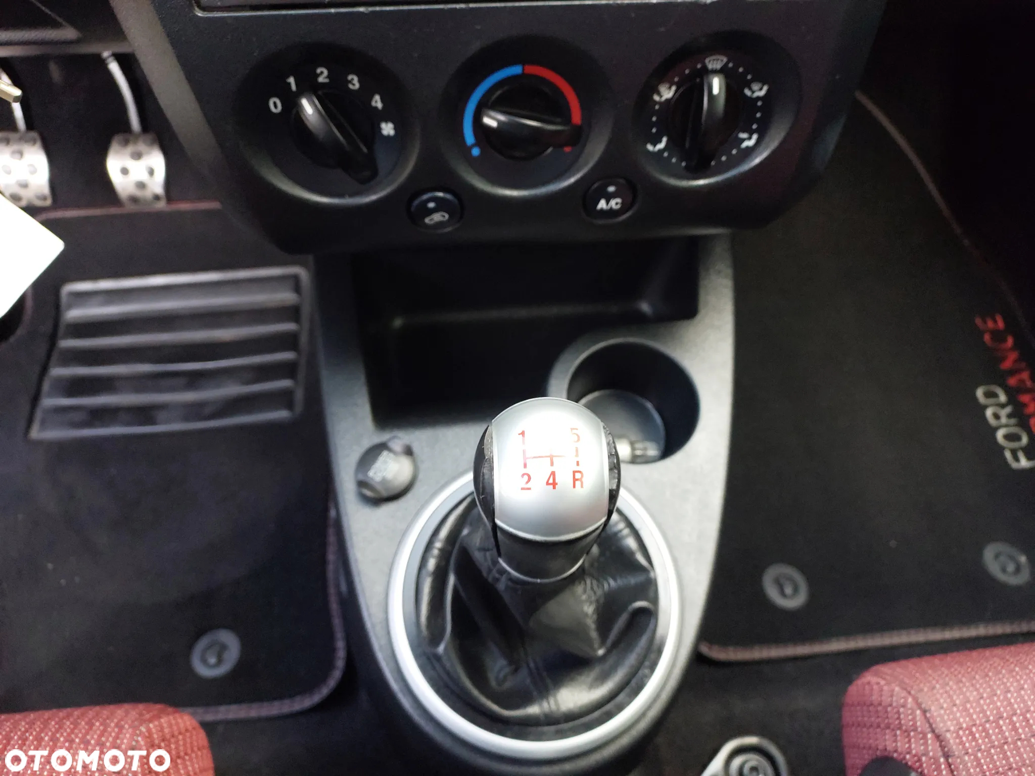 Ford Fiesta 2.0 ST - 16
