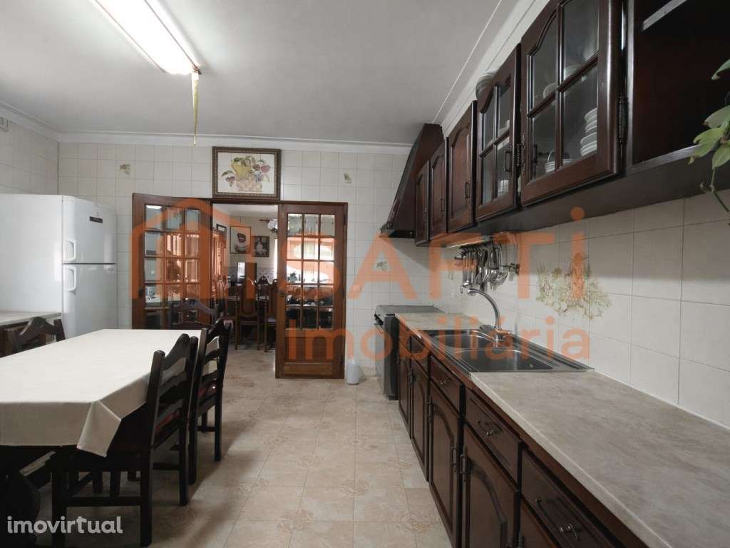 MORADIA T4, COM ANEXOS, FURO, POÇOS E TERRENO DE CULTIVO. - Grande imagem: 3/60