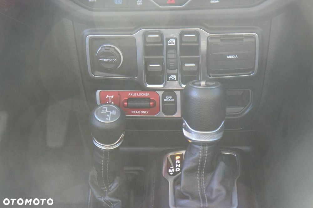 Jeep Wrangler - 25