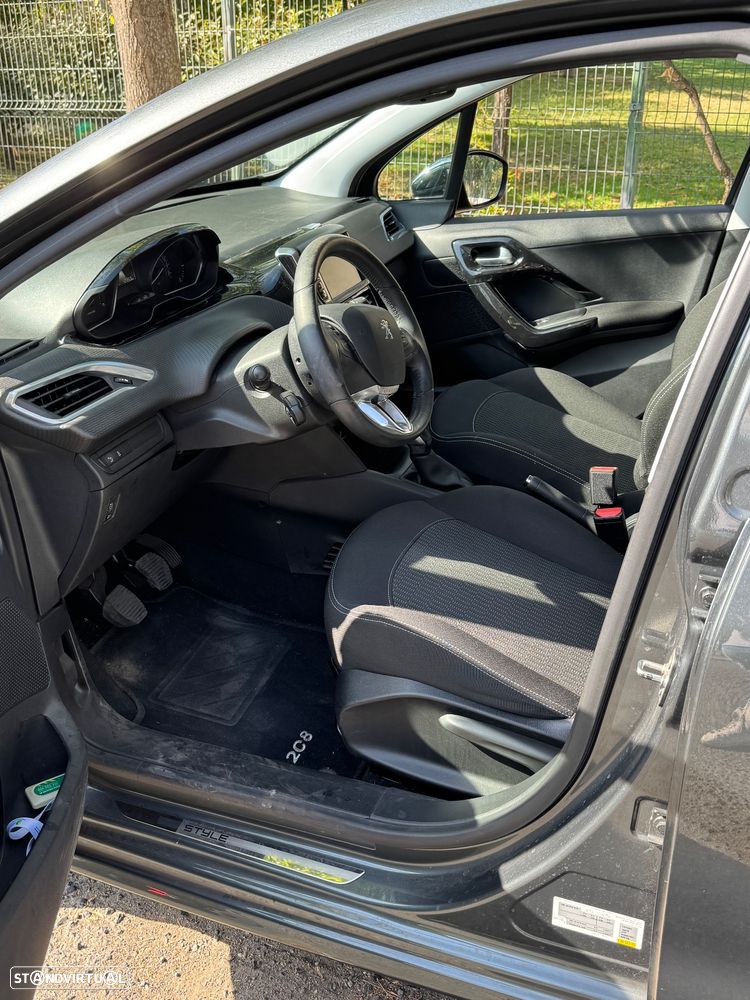 Peugeot 208 1.6 BlueHDi Style - 6