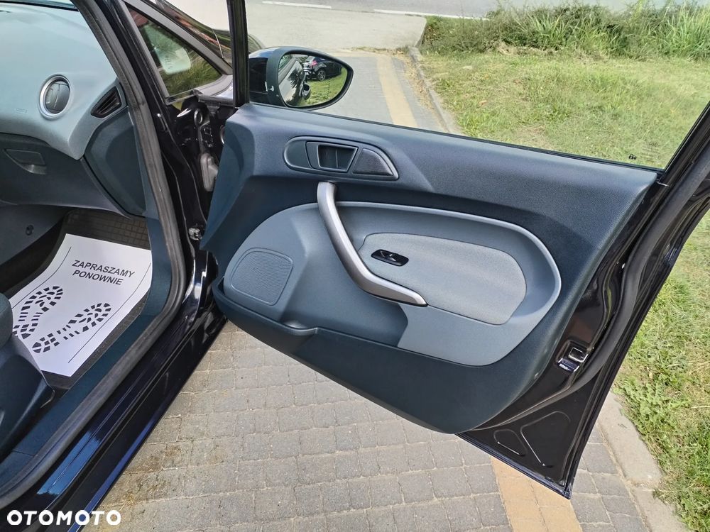 Ford Fiesta - 10