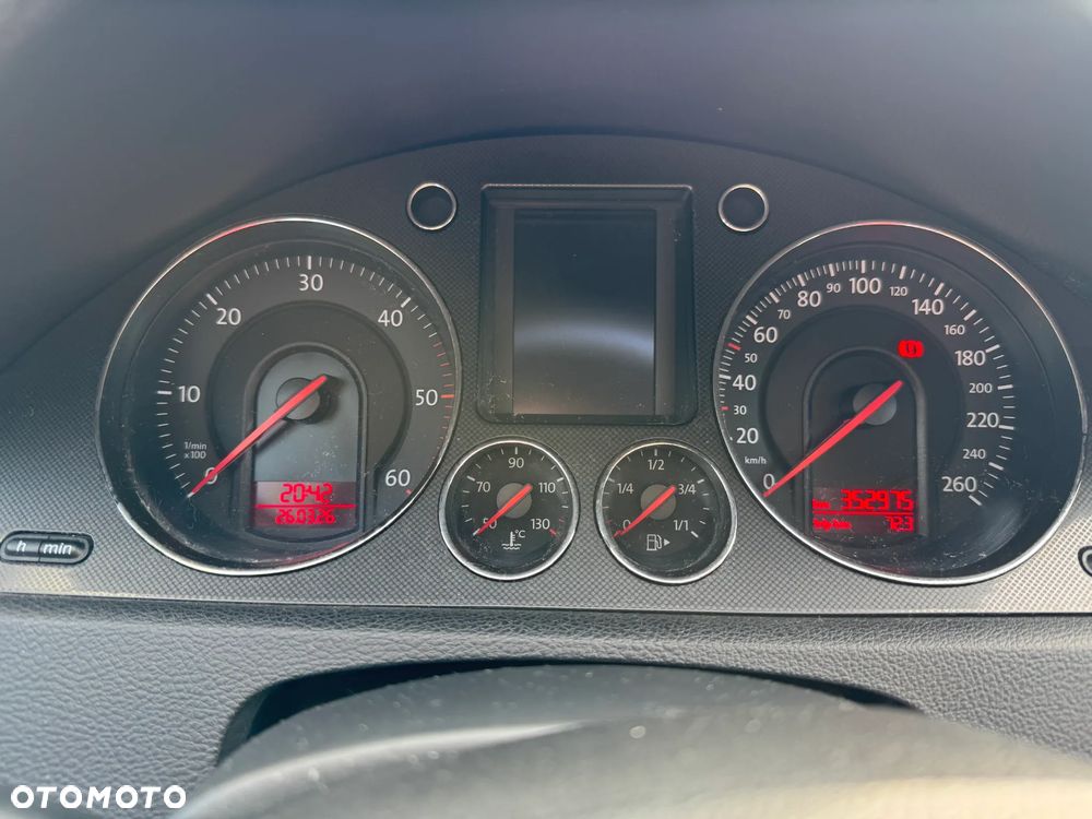 Volkswagen Passat 2.0 TDI Comfortline - 12