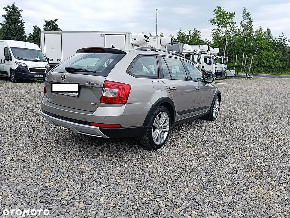 Skoda Octavia Scout 2.0 TDI 4x4 DSG - 16