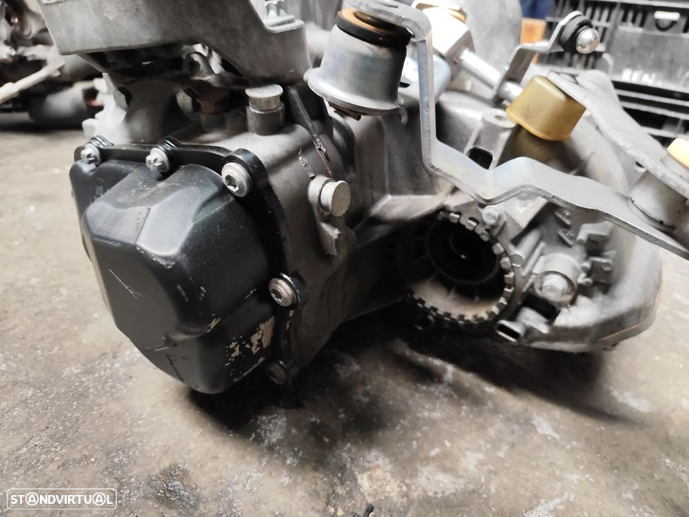 Opel Corsa E 1.3 CDTI / CAIXA DE VELOCIDADES - CV127 - 6
