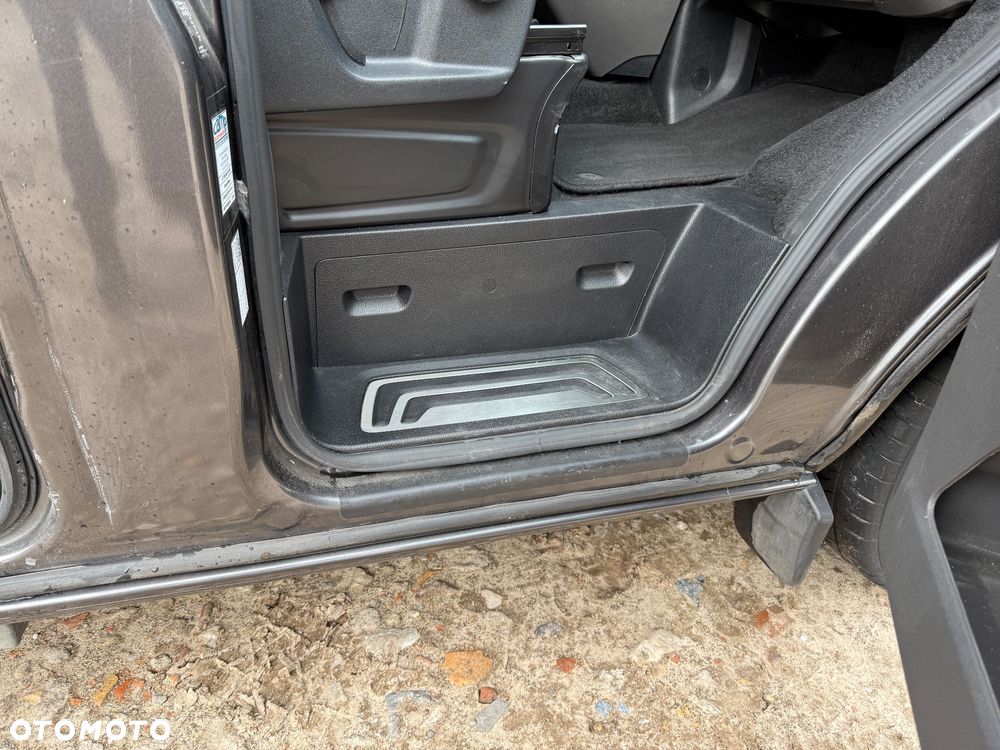 Ford Tourneo Custom 320 L1H1 VA Autm Titanium - 28