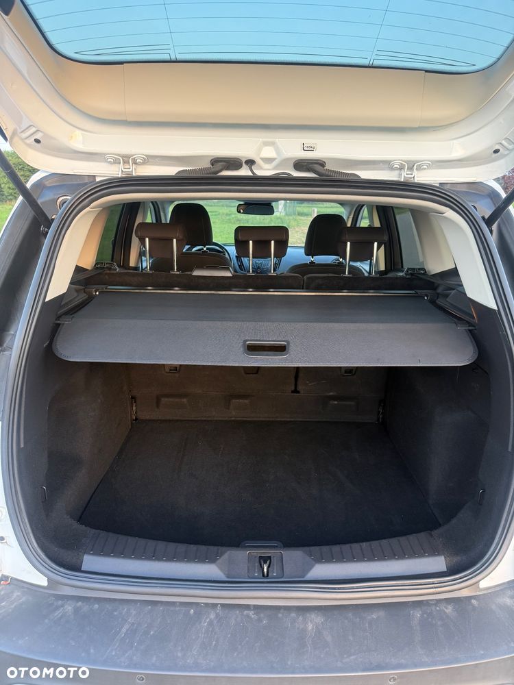 Ford Kuga - 12