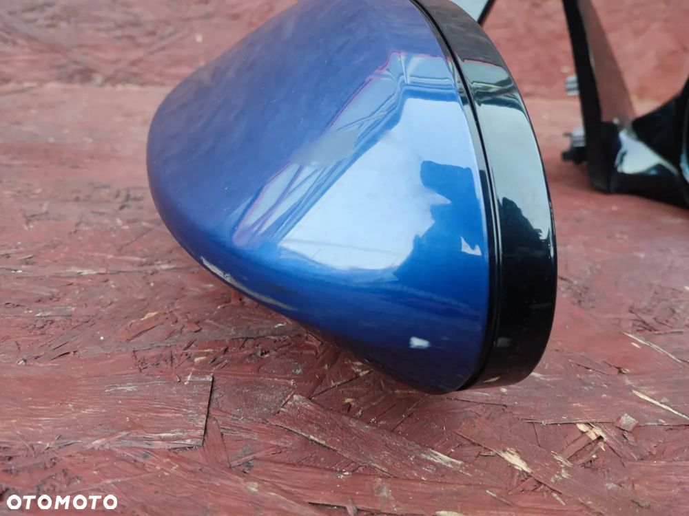 BMW E92 / E93. ORYGINALNE LUSTERKA M-PAKIET LEWE / PRAWE Z WERSJI SCHADOW-LINE, KOL. LE MANS BLAU METALIC 381. O NR: 7 176 168 / 7 176 167 OEM. W DOBRYM STANIE. WERSJA UK - 9