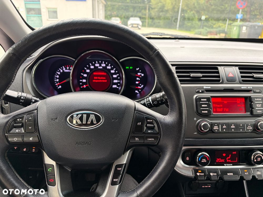 Kia Rio 1.2 Dream Team Edition - 21