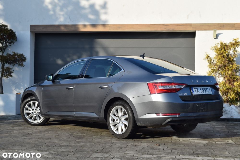 Skoda Superb 1.5 TSI Sportline DSG - 4