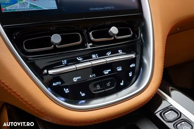 Aston Martin DBX - 15