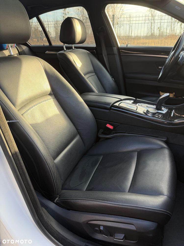 BMW Seria 5 528i xDrive - 13