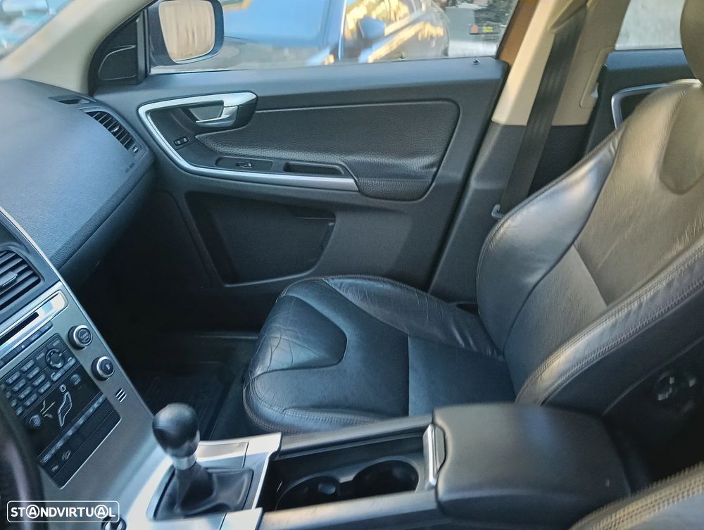 Volvo XC 60 D5 Momentum - 18