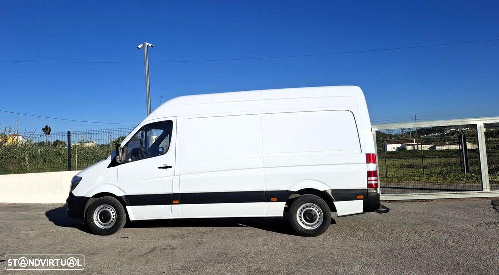 Mercedes-Benz Sprinter - 5