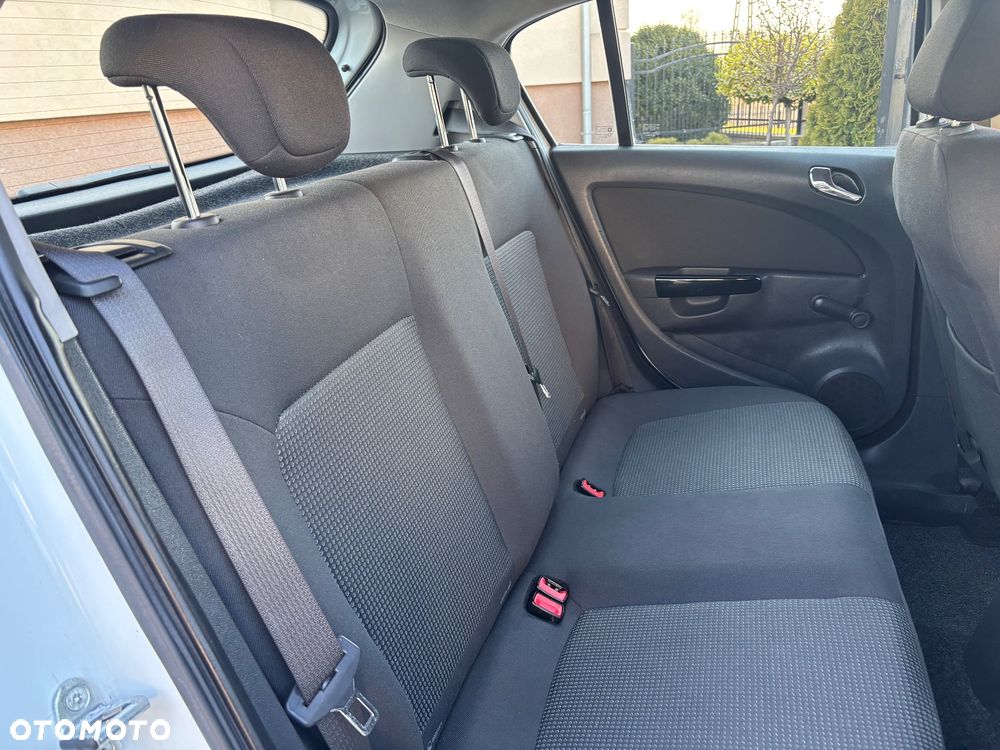 Opel Corsa 1.2 16V Essentia - 20