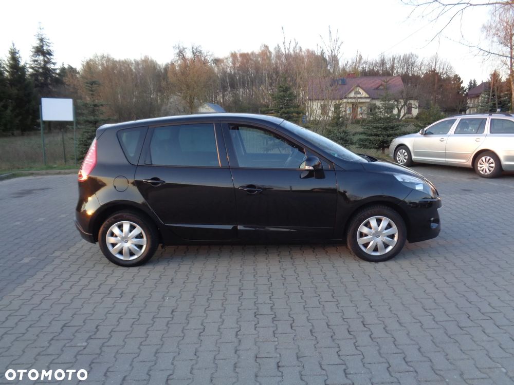 Renault Scenic 1.6 16V Luxe Privilege - 14