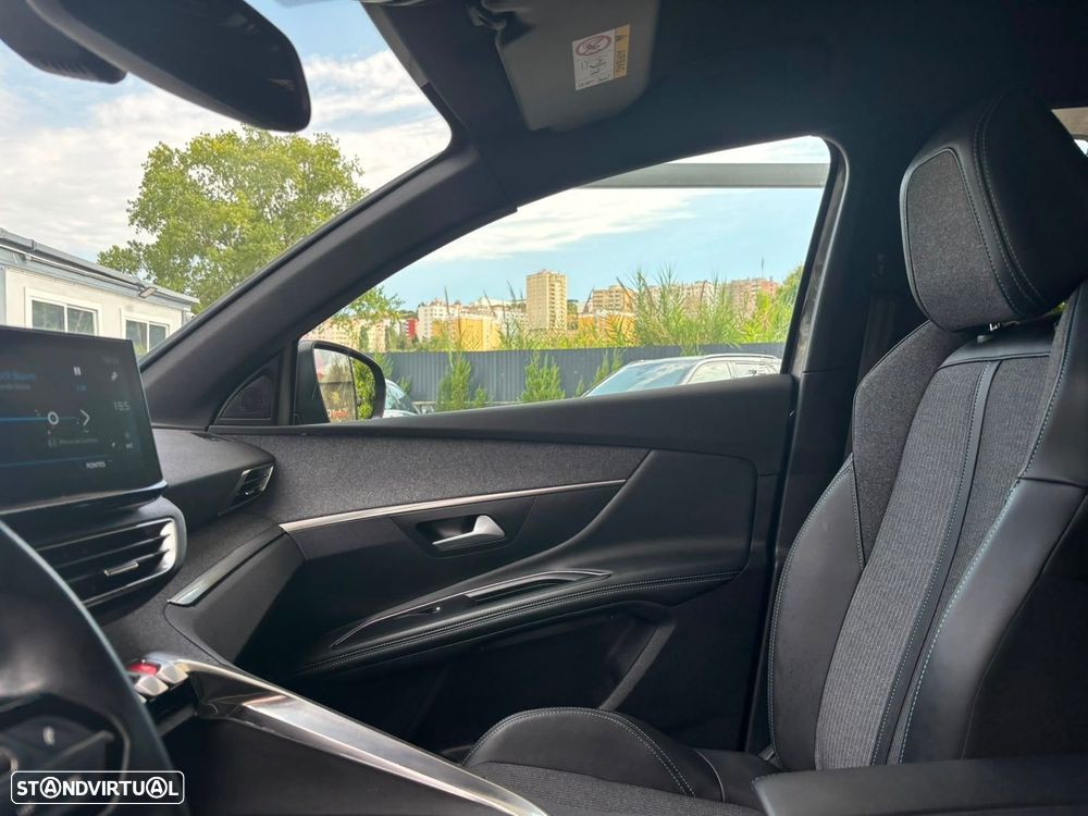 Peugeot 3008 1.5 BlueHDi Allure EAT8 - 32