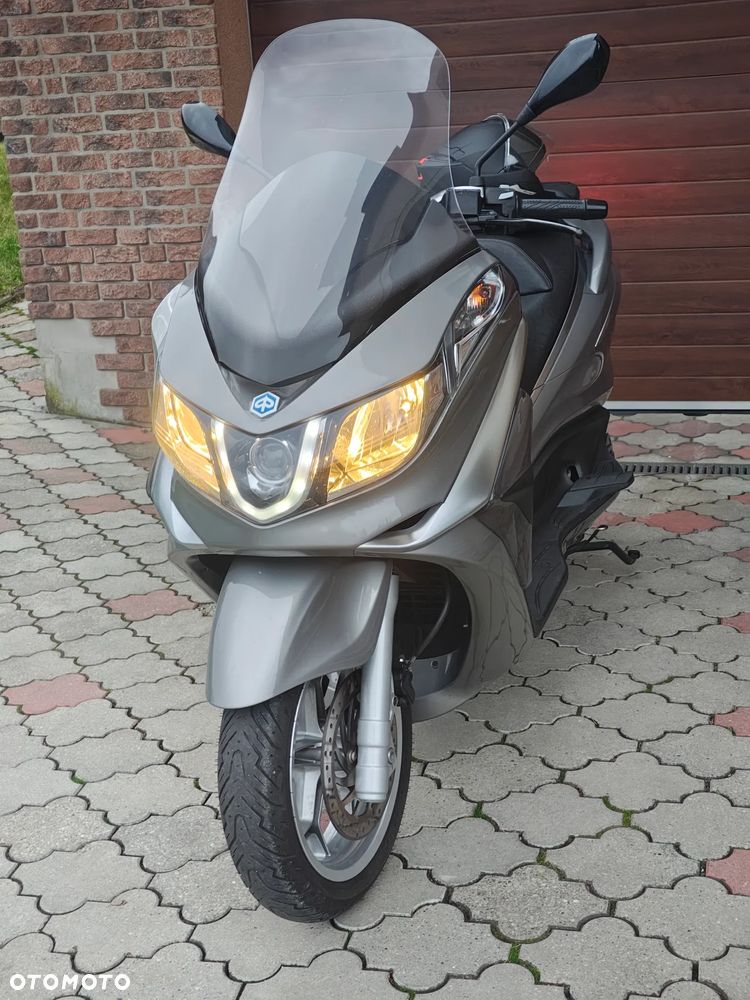 Piaggio X10 - 1