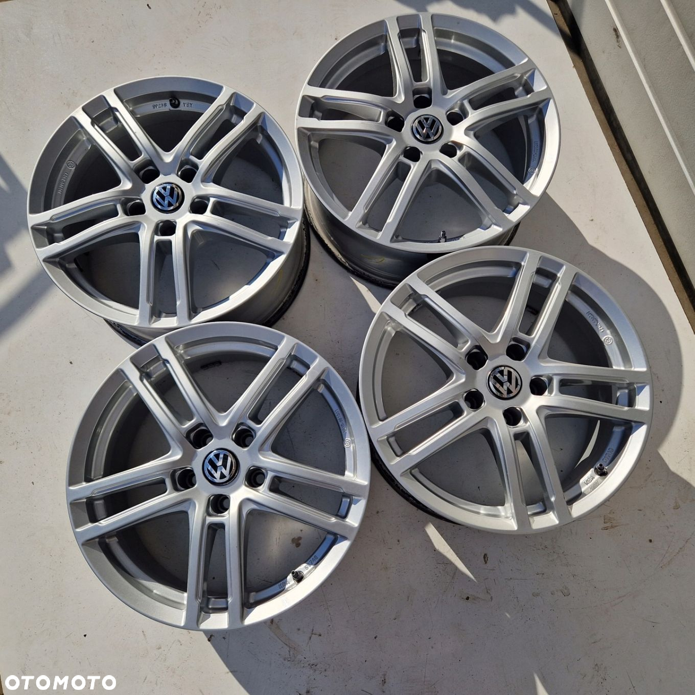 VW PASSAT B7 B8 CC TIGUAN I II ARTEON SHARAN 17 ET30 5x112 - 3