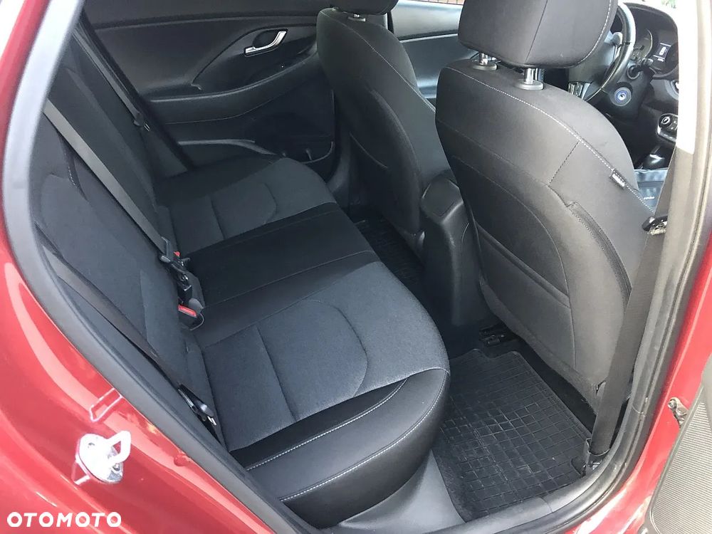 Hyundai i30 1.5 T-GDI 48V Premium DCT - 16