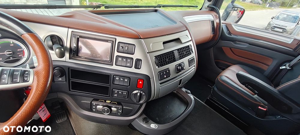 DAF XF 530 Low Deck - 11