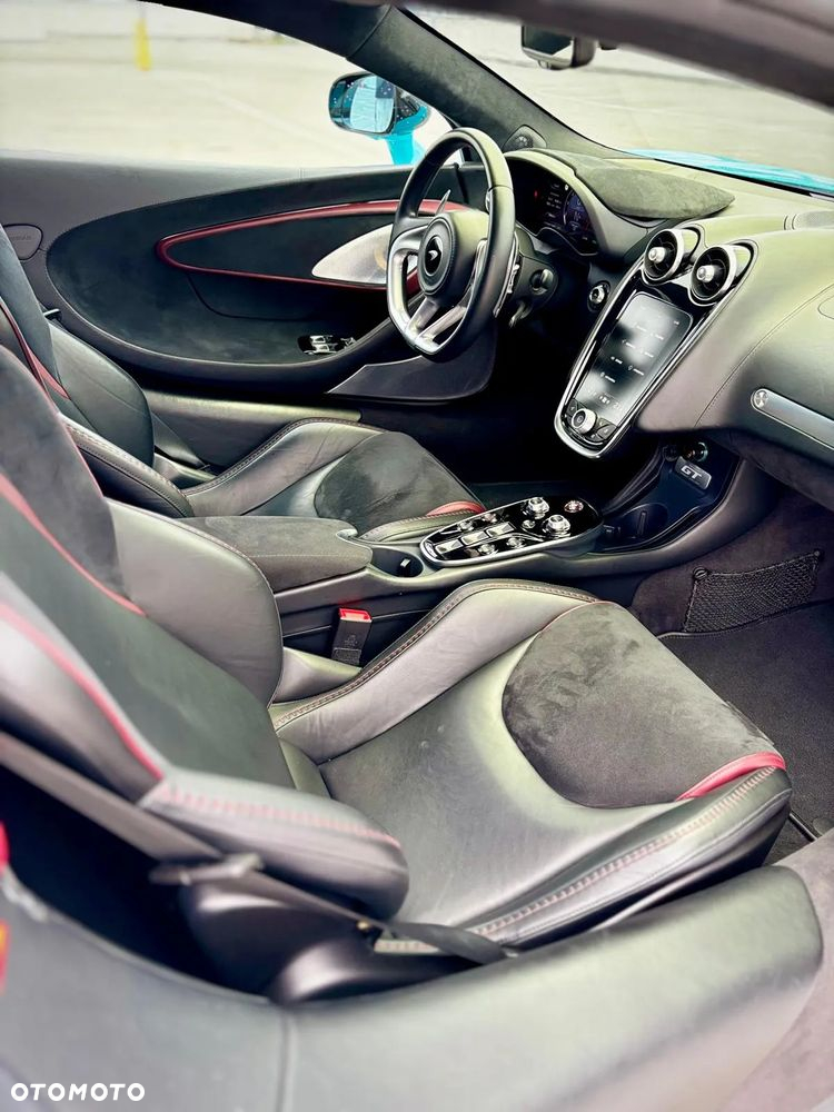 McLaren GT - 22