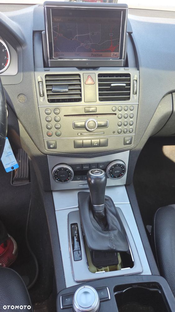 Mercedes-Benz Klasa C 250 CGI BlueEff Avantgarde - 15