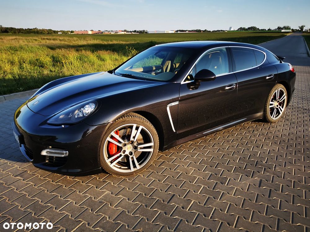 Porsche Panamera Turbo PDK - 12