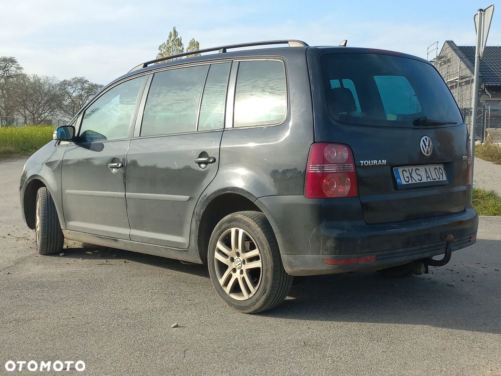 Volkswagen Touran - 8