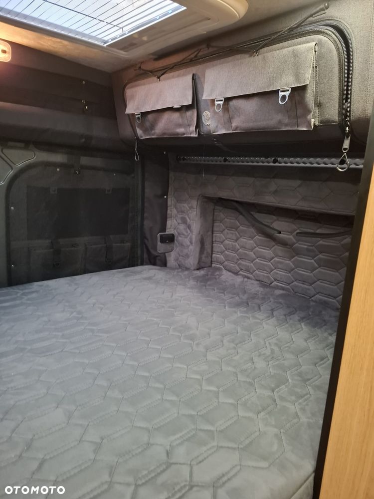 Mercedes-Benz SPRINTER - 15