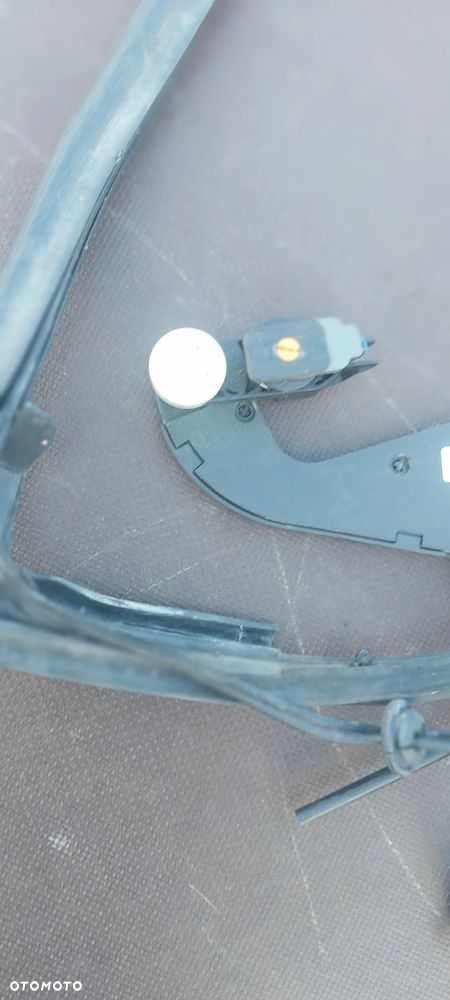 Uszczelka drzwi lewych z elektryką i czujnikiem vw t5.1 t6 - 2