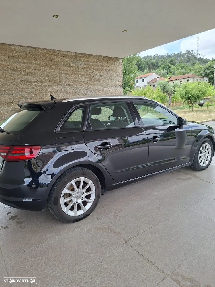 Audi A3 Sportback 1.6 TDI Ambition - 4