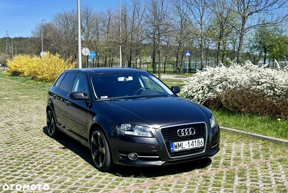 Audi A3 Sportback - 1
