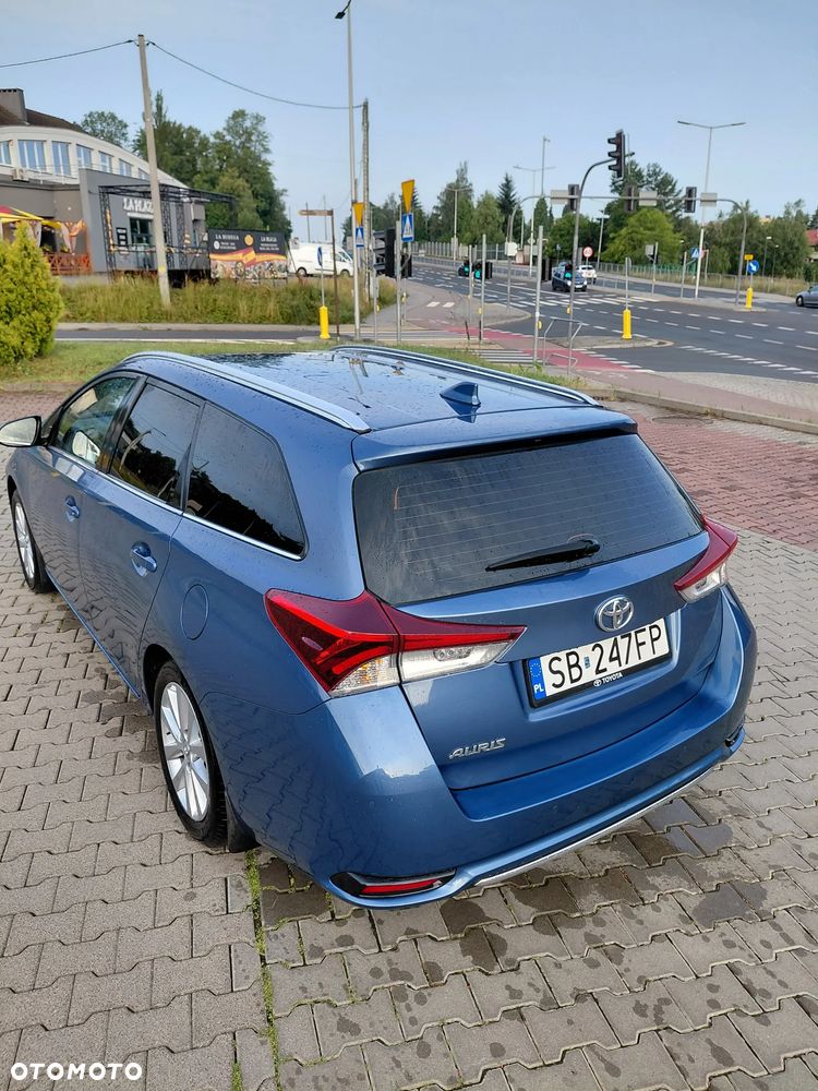 Toyota Auris 1.6 Premium - 6