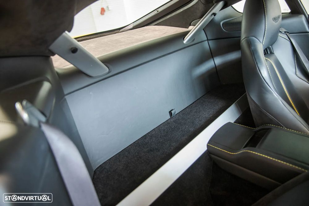 Aston Martin Vantage Coupe V12 S Sportshift 3 - 29