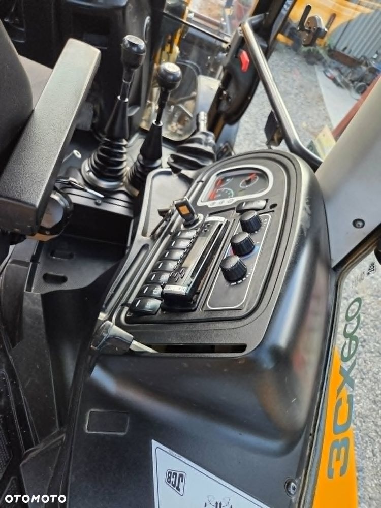 JCB 3CX - 19