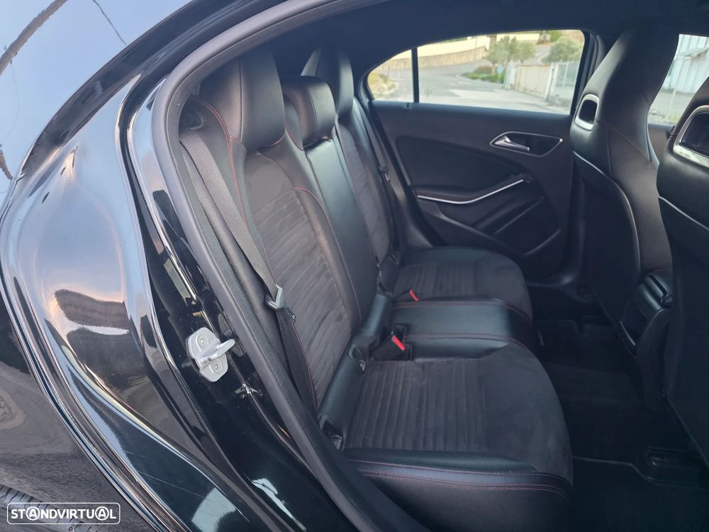Mercedes-Benz A 180 d AMG Line - 18