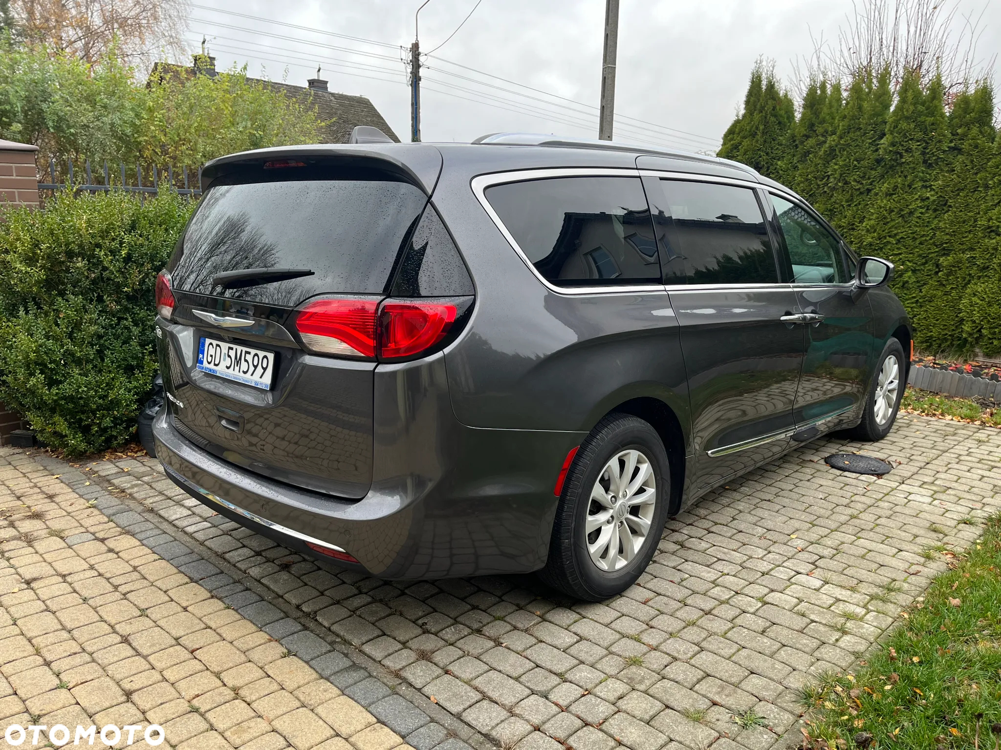 Chrysler Pacifica - 10