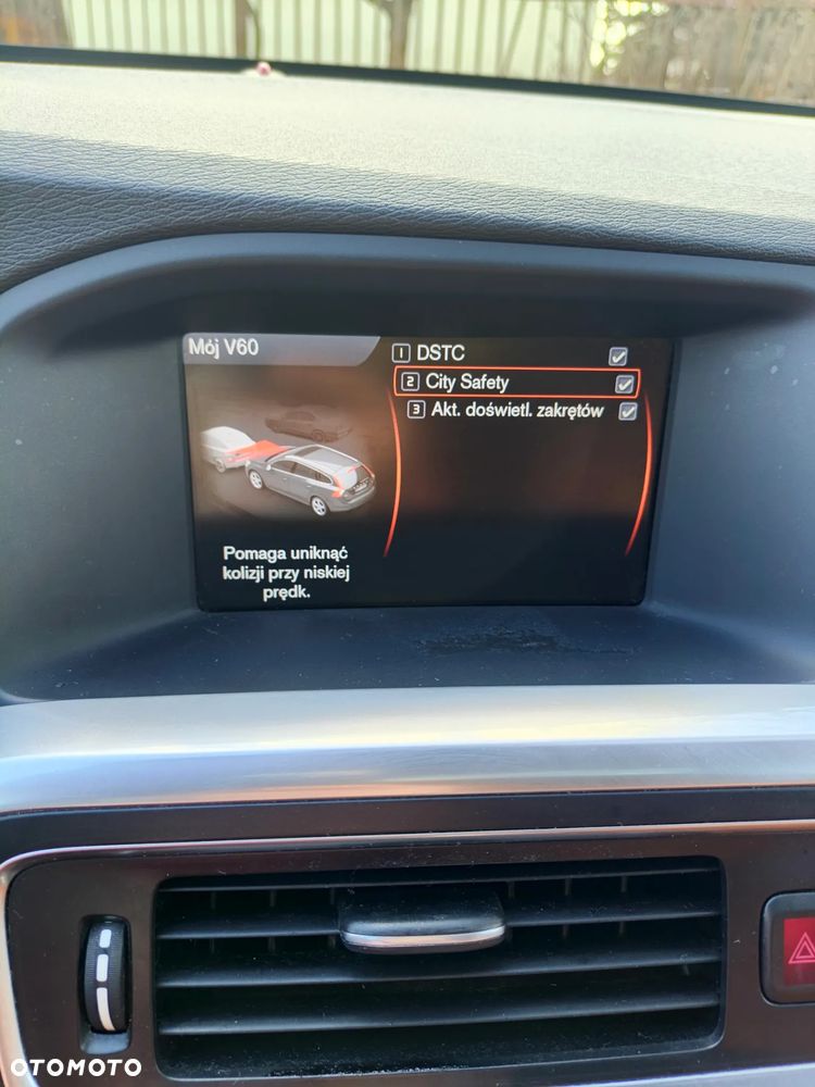 Volvo V60 D3 Momentum - 26